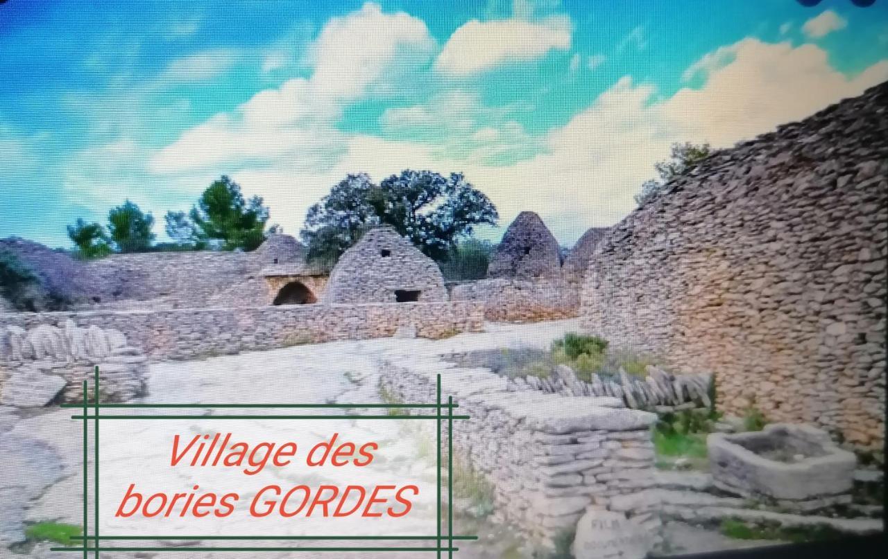 La Fee Viviane Et Michel L'Enchanteur Robion en Luberon エクステリア 写真